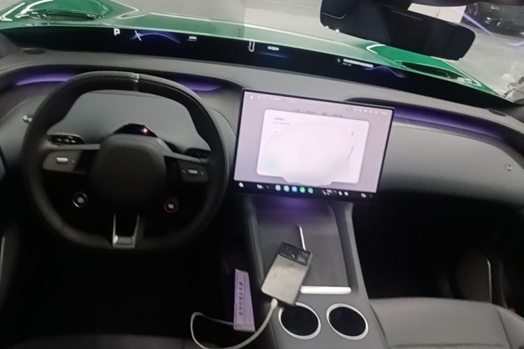 Used Xiaomi Auto YU7 2025 Ultra-Long Range High-Performance All-Wheel-Drive Max Edition Center Console