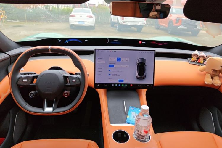 Used Xiaomi Auto YU7 2025 Ultra-Long Range Rear-Wheel Drive Version Center Console