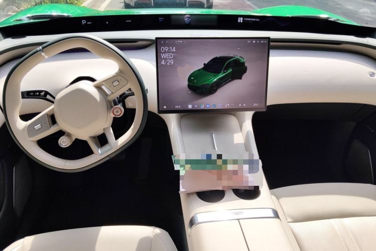 Used Xiaomi Auto YU7 2025 Ultra-Long Range High-Performance All-Wheel-Drive Max Edition Center Console