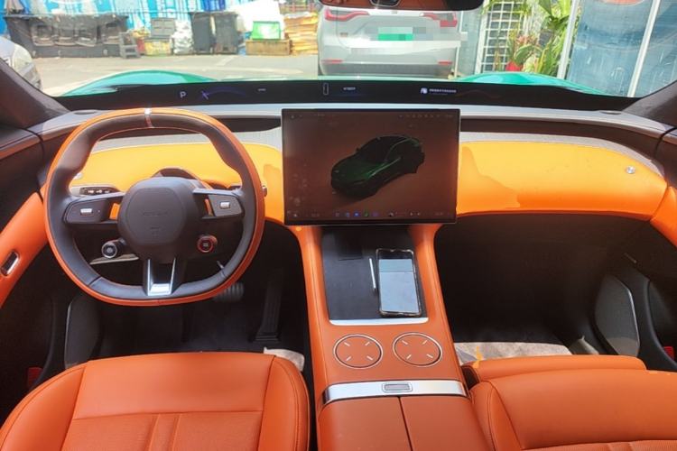 Used Xiaomi Auto YU7 2025 Ultra-Long Range High-Performance All-Wheel-Drive Max Edition Center Console