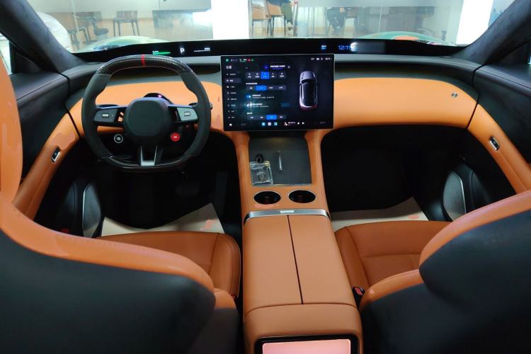 Used Xiaomi Auto YU7 2025 Ultra-Long Range High-Performance All-Wheel-Drive Max Edition Center Console