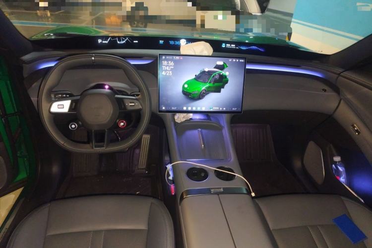Used Xiaomi Auto YU7 2025 Ultra-Long Range Rear-Wheel Drive Version Center Console