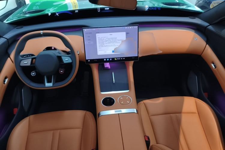 Used Xiaomi Auto YU7 2025 Ultra-Long Range High-Performance All-Wheel-Drive Max Edition Center Console