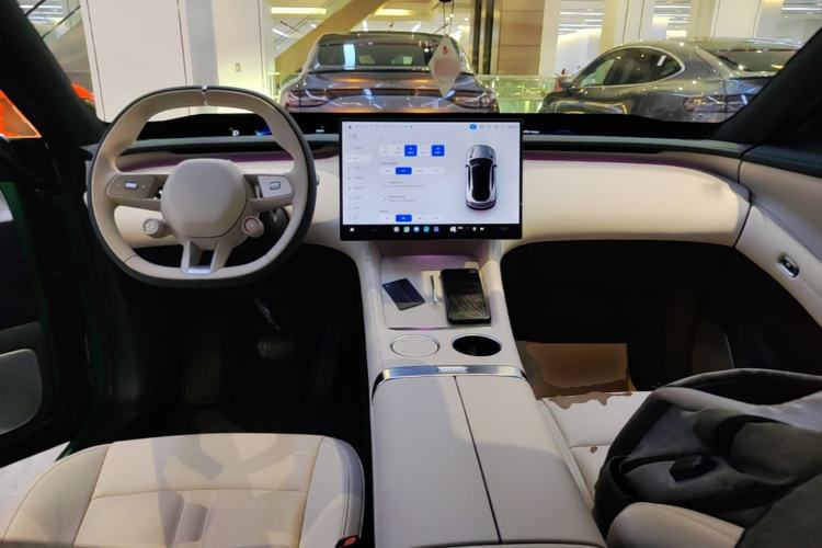 Used Xiaomi Auto YU7 2025 Ultra-Long Range Rear-Wheel Drive Version Center Console