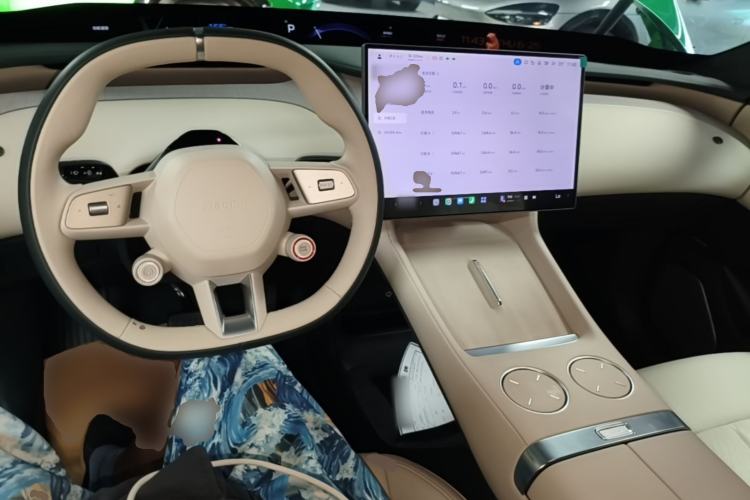Used Xiaomi Auto YU7 2025 Ultra-Long Range High-Performance All-Wheel-Drive Max Edition Center Console