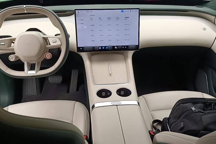 Used Xiaomi Auto YU7 2025 Ultra-Long Range High-Performance All-Wheel-Drive Max Edition Center Console