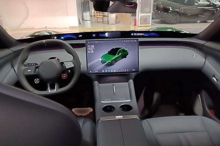 Used Xiaomi Auto YU7 2025 Ultra-Long Range Rear-Wheel Drive Version Center Console