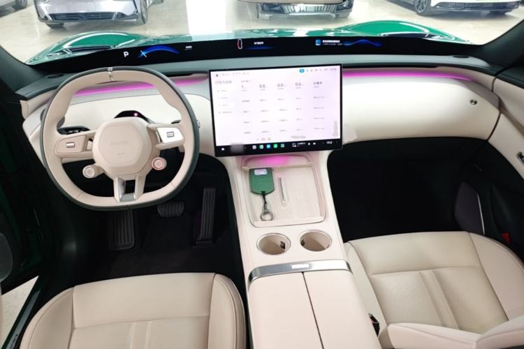 Used Xiaomi Auto YU7 2025 Ultra-Long Range Rear-Wheel Drive Version Center Console