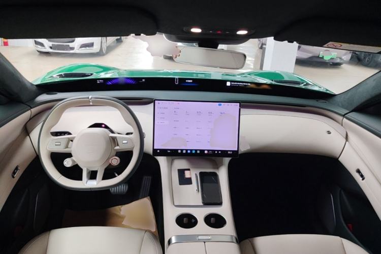 Used Xiaomi Auto YU7 2025 Ultra-Long Range High-Performance All-Wheel-Drive Max Edition Center Console