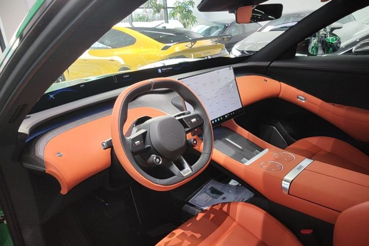 Used Xiaomi Auto YU7 2025 Ultra-Long Range Rear-Wheel Drive Version Center Console