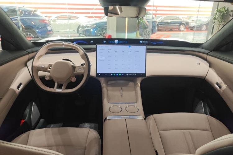 Used Xiaomi Auto YU7 2025 Ultra-Long Range High-Performance All-Wheel-Drive Max Edition Center Console