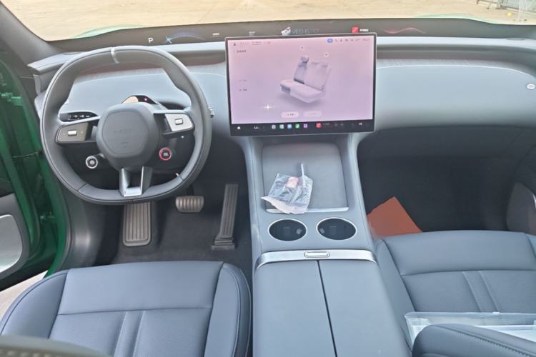 Used Xiaomi Auto YU7 2025 Ultra-Long Range Rear-Wheel Drive Version Center Console