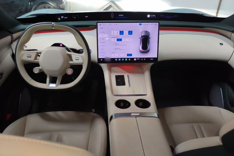 Used Xiaomi Auto YU7 2025 Ultra-Long Range High-Performance All-Wheel-Drive Max Edition Center Console