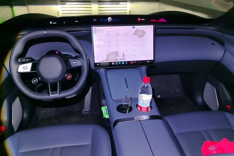 Used Xiaomi Auto YU7 2025 Ultra-Long Range Rear-Wheel Drive Version Center Console