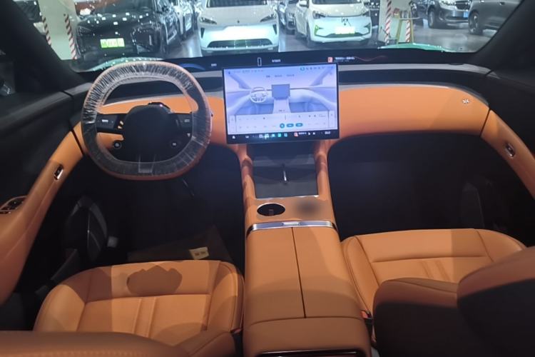 Used Xiaomi Auto YU7 2025 Ultra-Long Range Rear-Wheel Drive Version Center Console