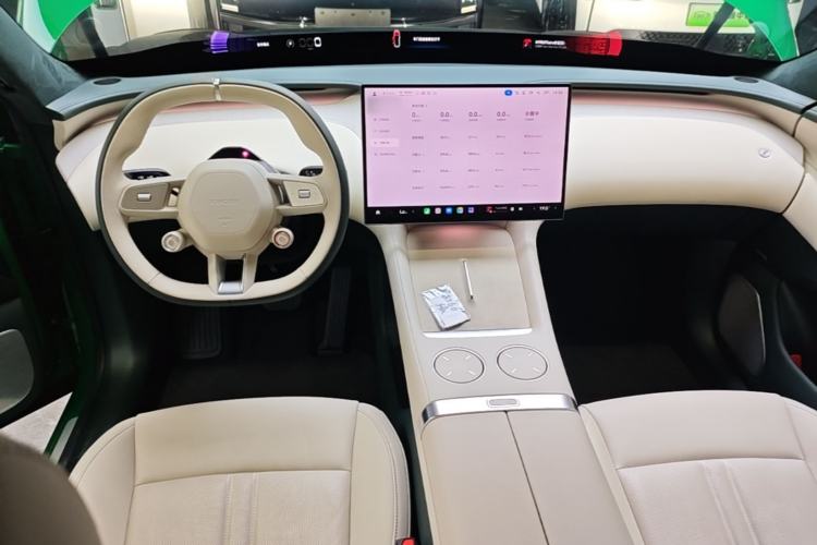 Used Xiaomi Auto YU7 2025 Ultra-Long Range High-Performance All-Wheel-Drive Max Edition Center Console