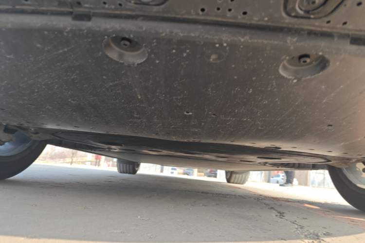 Used Xiaomi Auto YU7 2025 Ultra-Long Range High-Performance All-Wheel-Drive Max Edition Chassis Front
