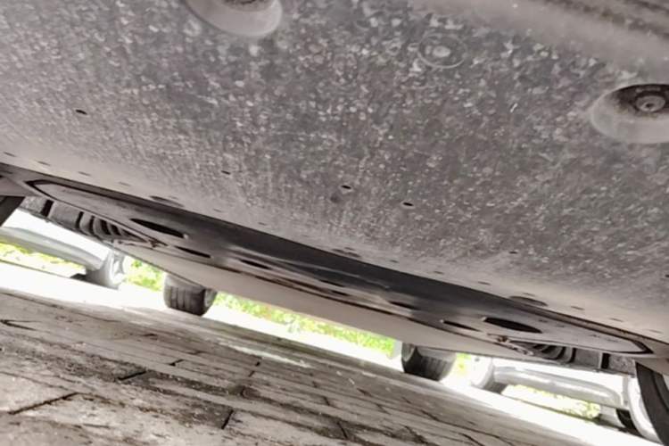 Used Xiaomi Auto YU7 2025 Ultra-Long Range High-Performance All-Wheel-Drive Max Edition Chassis Front