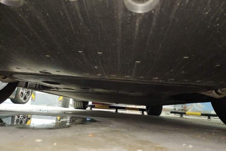 Used Xiaomi Auto YU7 2025 Ultra-Long Range High-Performance All-Wheel-Drive Max Edition Chassis Front