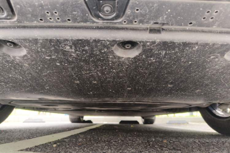 Used Xiaomi Auto YU7 2025 Ultra-Long Range High-Performance All-Wheel-Drive Max Edition Chassis Front