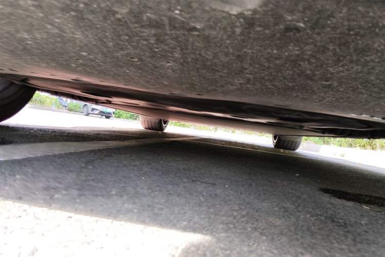 Used Xiaomi Auto YU7 2025 Ultra-Long Range High-Performance All-Wheel-Drive Max Edition Chassis Front