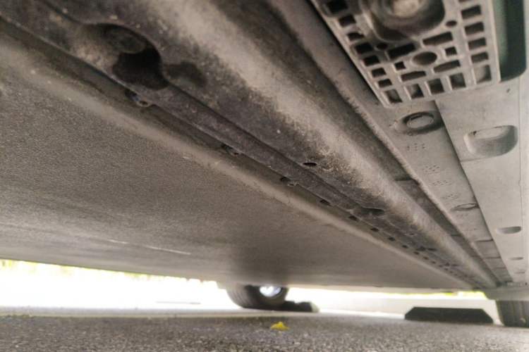 Used Xiaomi Auto YU7 2025 Ultra-Long Range High-Performance All-Wheel-Drive Max Edition Chassis Front Left
