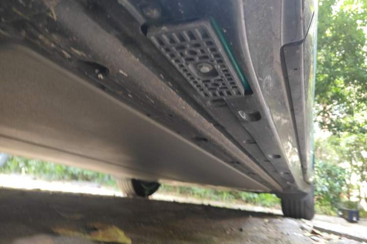 Used Xiaomi Auto YU7 2025 Ultra-Long Range Rear-Wheel Drive Version Chassis Front Left