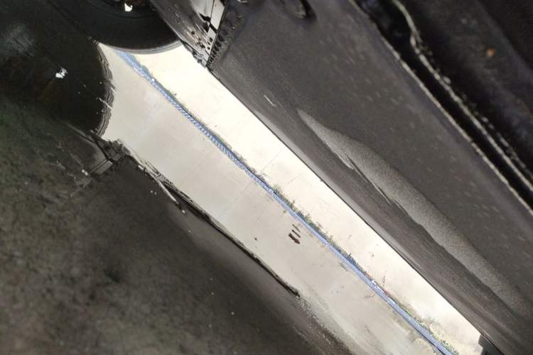 Used Xiaomi Auto YU7 2025 Ultra-Long Range High-Performance All-Wheel-Drive Max Edition Chassis Front Left