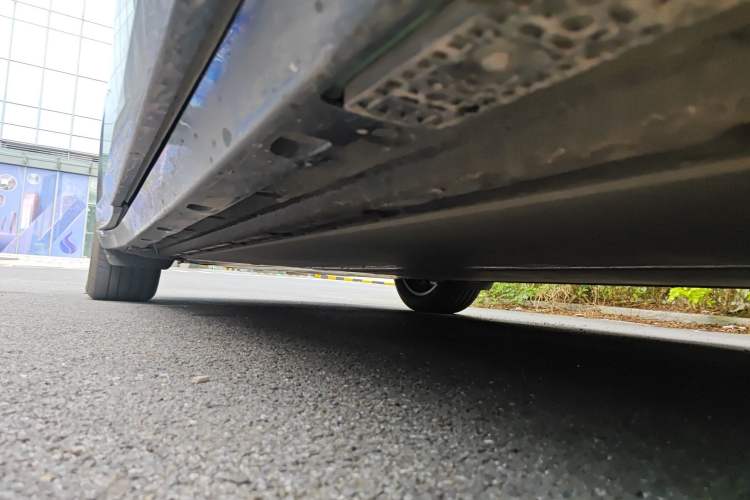 Used Xiaomi Auto YU7 2025 Ultra-Long Range Rear-Wheel Drive Version Chassis Front Right