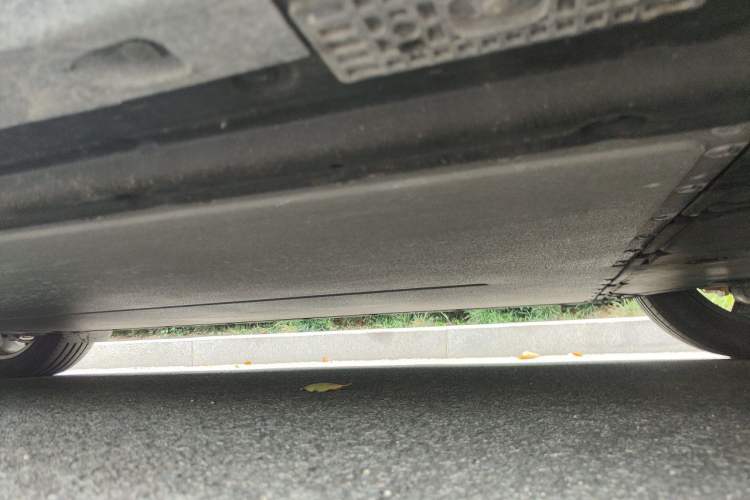 Used Xiaomi Auto YU7 2025 Ultra-Long Range Rear-Wheel Drive Version Chassis Front Right