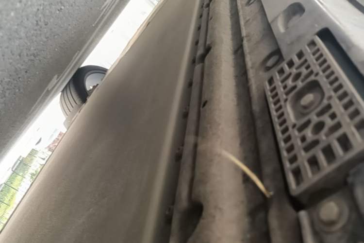 Used Xiaomi Auto YU7 2025 Ultra-Long Range High-Performance All-Wheel-Drive Max Edition Chassis Front Right