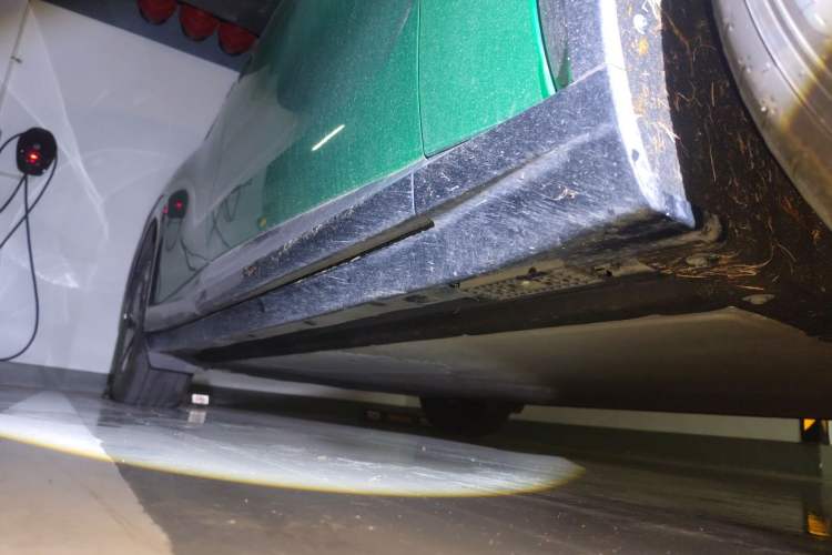 Used Xiaomi Auto YU7 2025 Ultra-Long Range Rear-Wheel Drive Version Chassis Front Right