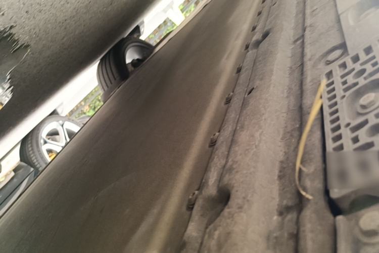 Used Xiaomi Auto YU7 2025 Ultra-Long Range High-Performance All-Wheel-Drive Max Edition Chassis Front Right