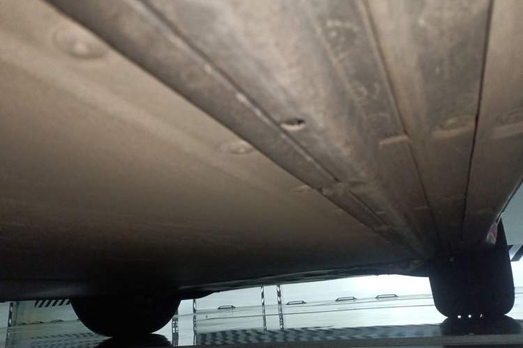 Used Xiaomi Auto YU7 2025 Ultra-Long Range Rear-Wheel Drive Version Chassis Front Right