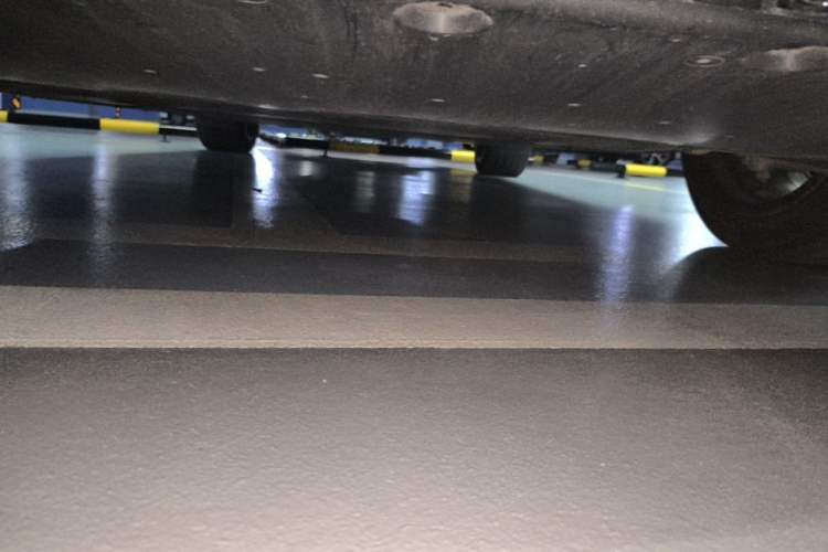Used Xiaomi Auto YU7 2025 Ultra-Long Range High-Performance All-Wheel-Drive Max Edition Chassis Front