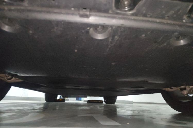 Used Xiaomi Auto YU7 2025 Ultra-Long Range High-Performance All-Wheel-Drive Max Edition Chassis Front