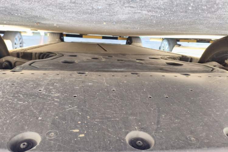Used Xiaomi Auto YU7 2025 Ultra-Long Range Rear-Wheel Drive Version Chassis Front