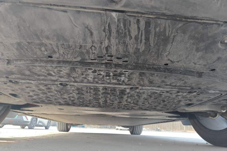 Used Xiaomi Auto YU7 2025 Ultra-Long Range High-Performance All-Wheel-Drive Max Edition Chassis Rear