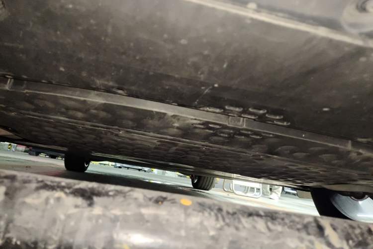 Used Xiaomi Auto YU7 2025 Ultra-Long Range High-Performance All-Wheel-Drive Max Edition Chassis Rear