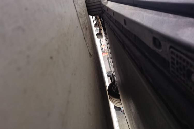 Used Xiaomi Auto YU7 2025 Ultra-Long Range High-Performance All-Wheel-Drive Max Edition Chassis Rear Left