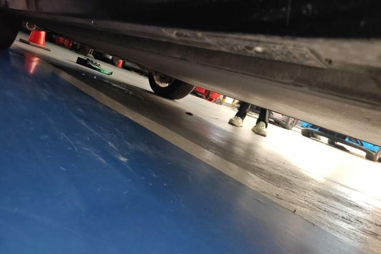 Used Xiaomi Auto YU7 2025 Ultra-Long Range High-Performance All-Wheel-Drive Max Edition Chassis Rear Left
