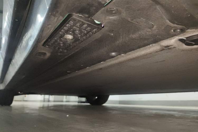 Used Xiaomi Auto YU7 2025 Ultra-Long Range High-Performance All-Wheel-Drive Max Edition Chassis Rear Left
