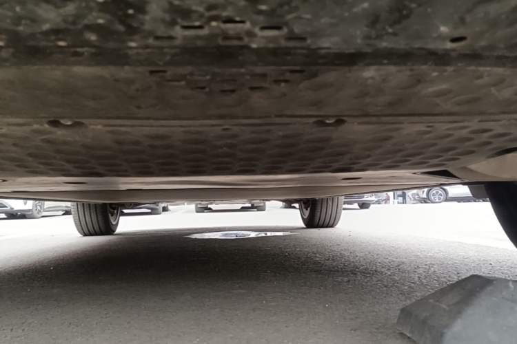 Used Xiaomi Auto YU7 2025 Ultra-Long Range High-Performance All-Wheel-Drive Max Edition Chassis Rear