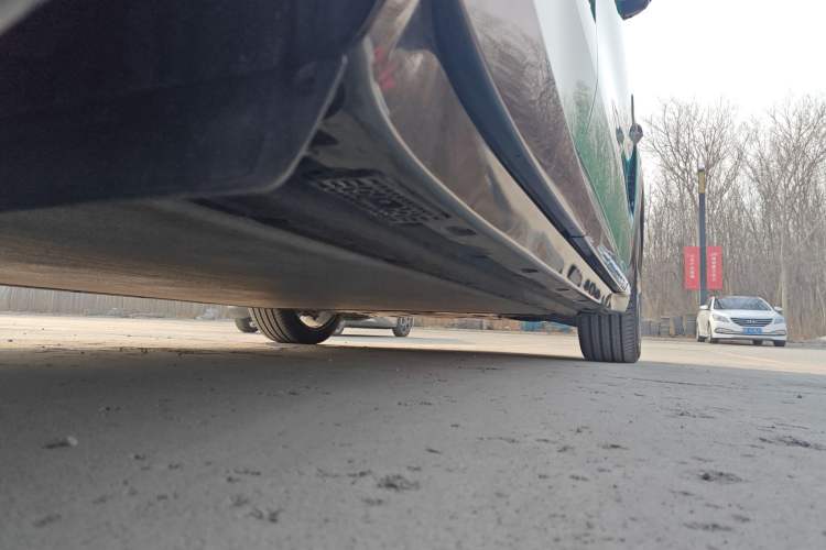Used Xiaomi Auto YU7 2025 Ultra-Long Range High-Performance All-Wheel-Drive Max Edition Chassis Rear Right