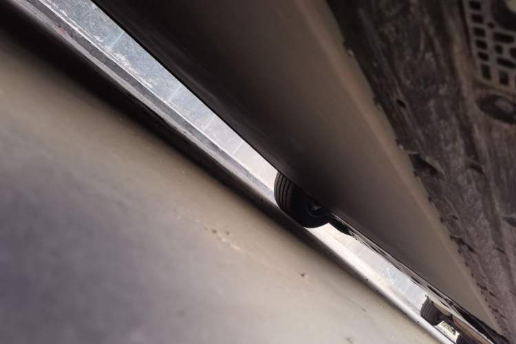 Used Xiaomi Auto YU7 2025 Ultra-Long Range High-Performance All-Wheel-Drive Max Edition Chassis Rear Right
