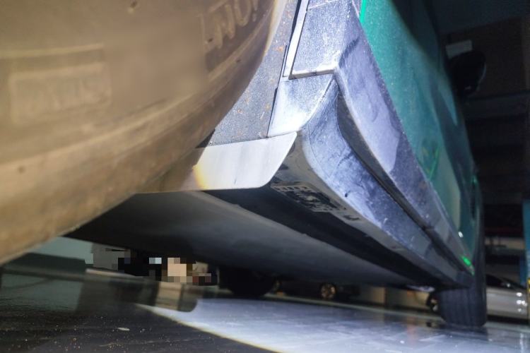 Used Xiaomi Auto YU7 2025 Ultra-Long Range Rear-Wheel Drive Version Chassis Rear Right