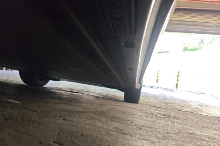 Used Xiaomi Auto YU7 2025 Ultra-Long Range High-Performance All-Wheel-Drive Max Edition Chassis Rear Right