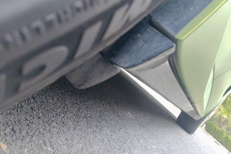 Used Xiaomi Auto YU7 2025 Ultra-Long Range High-Performance All-Wheel-Drive Max Edition Chassis Rear Right