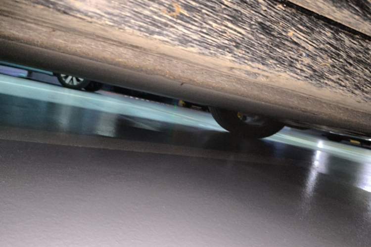 Used Xiaomi Auto YU7 2025 Ultra-Long Range High-Performance All-Wheel-Drive Max Edition Chassis Rear Right