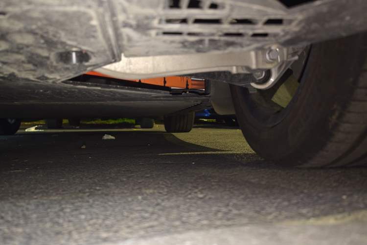 Used Xiaomi Auto YU7 2025 Ultra-Long Range High-Performance All-Wheel-Drive Max Edition Chassis Rear Right